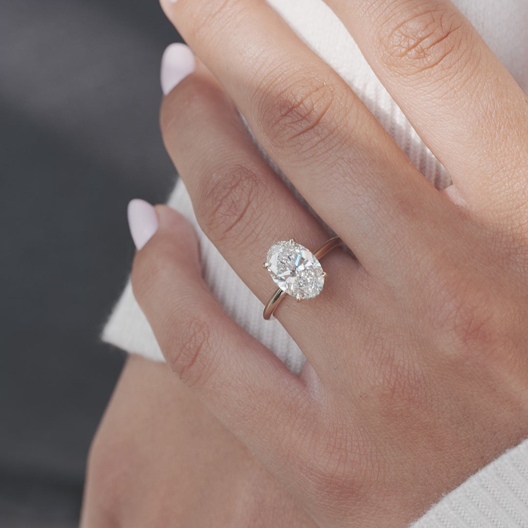 The Razor Kamellie Set With A 2 Carat Oval Lab Diamond