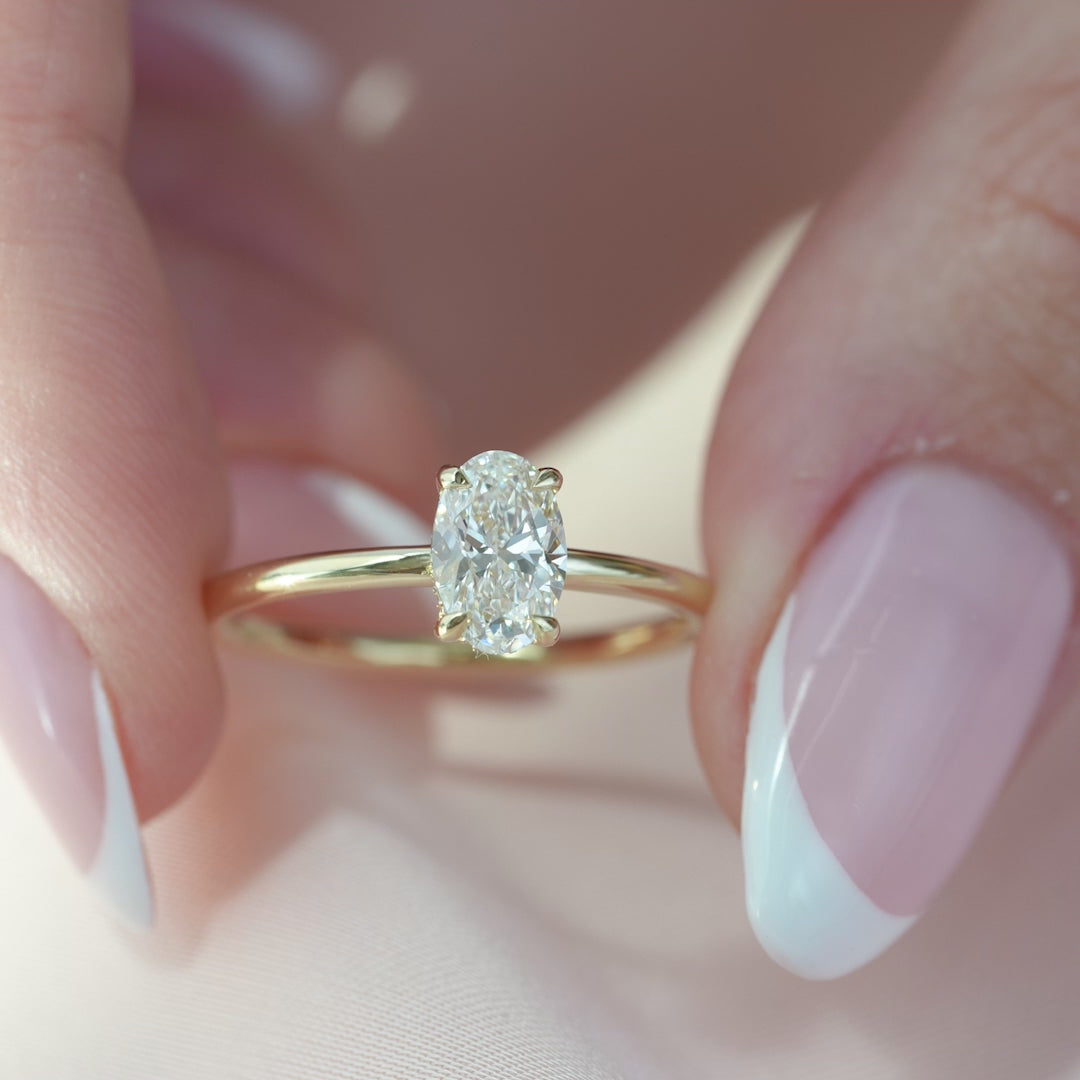 The Low Profile Kamellie Set With A 2 Carat Oval Lab Diamond