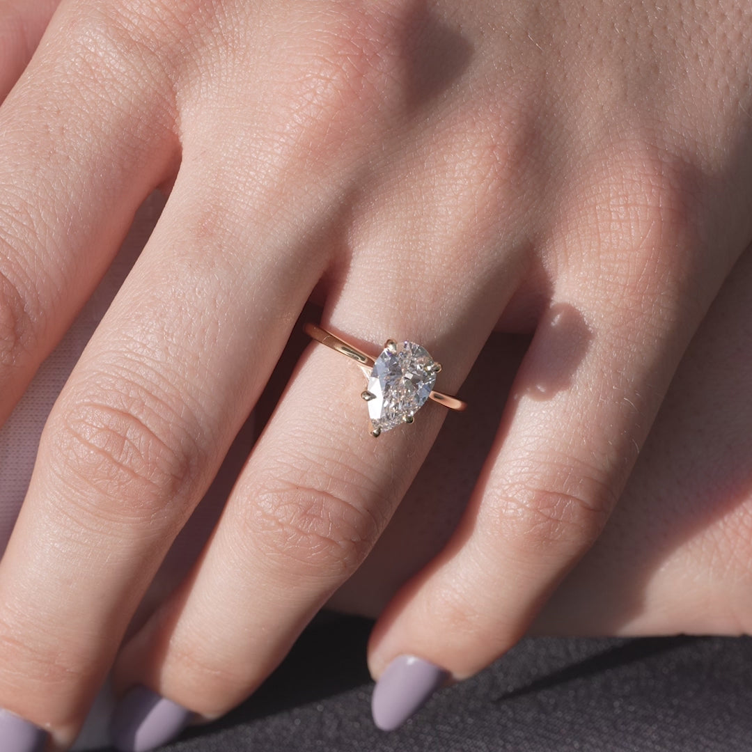 The Lexie Set With A 2 Carat Pear Lab Diamond
