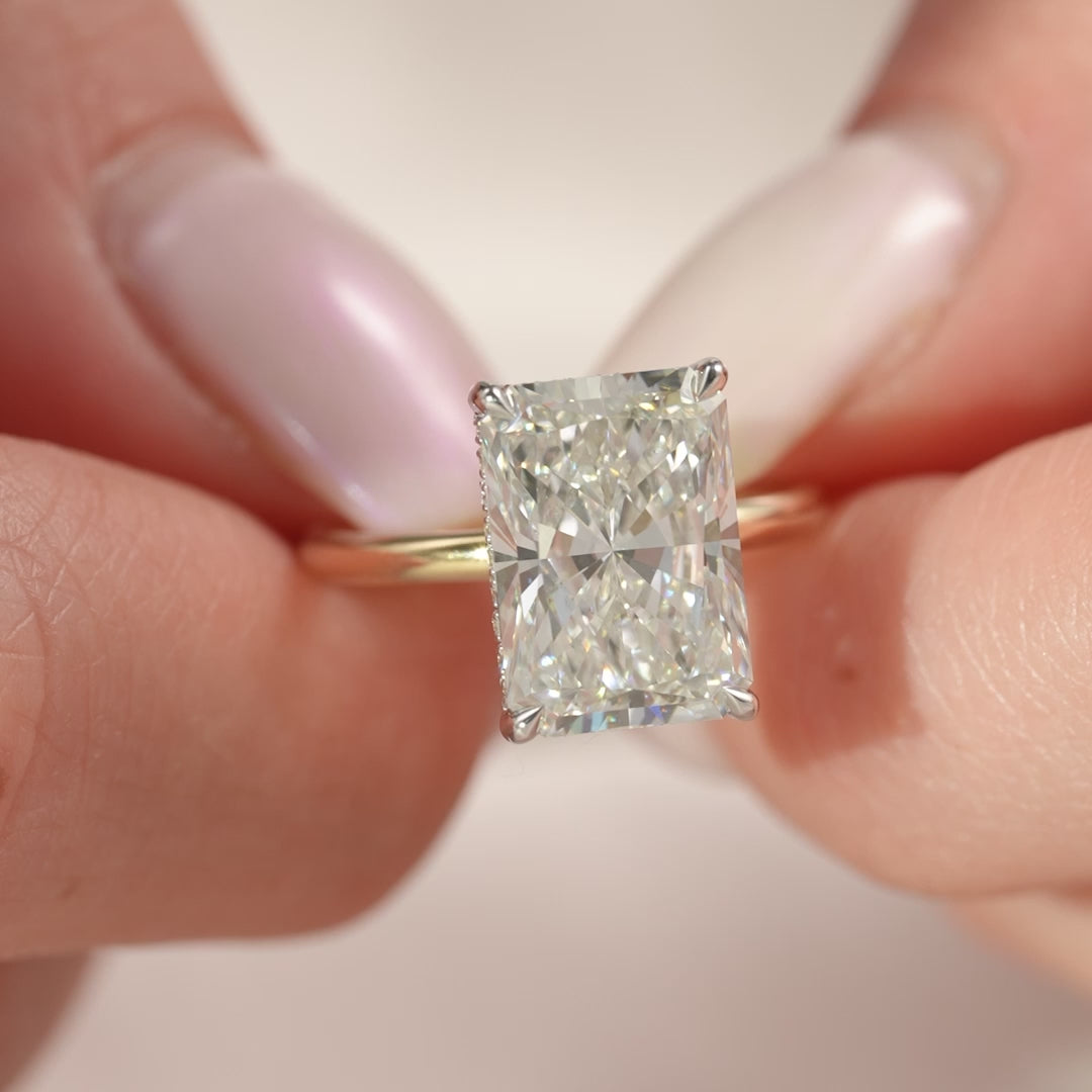 The Kamellie Set With A 2 Carat Radiant Lab Diamond