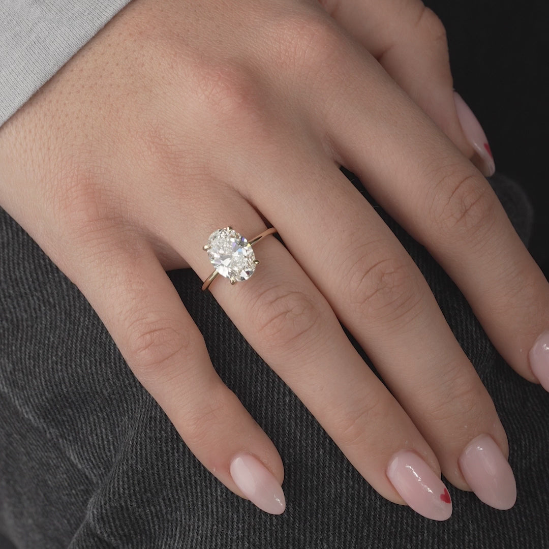 The Low Profile Kamellie Set With A 2 Carat Oval Lab Diamond