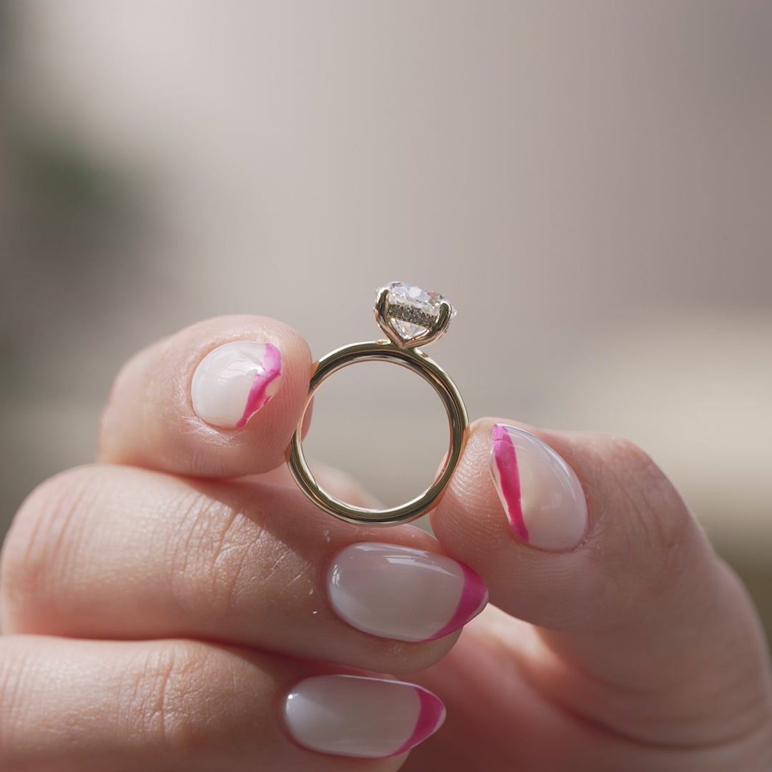 The Kamellie Set With A 2 Carat Round Lab Diamond
