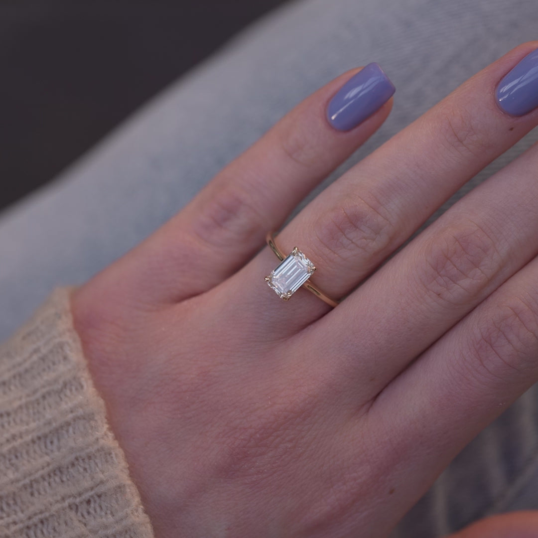 The Lexie Set With A 2 Carat Emerald Lab Diamond
