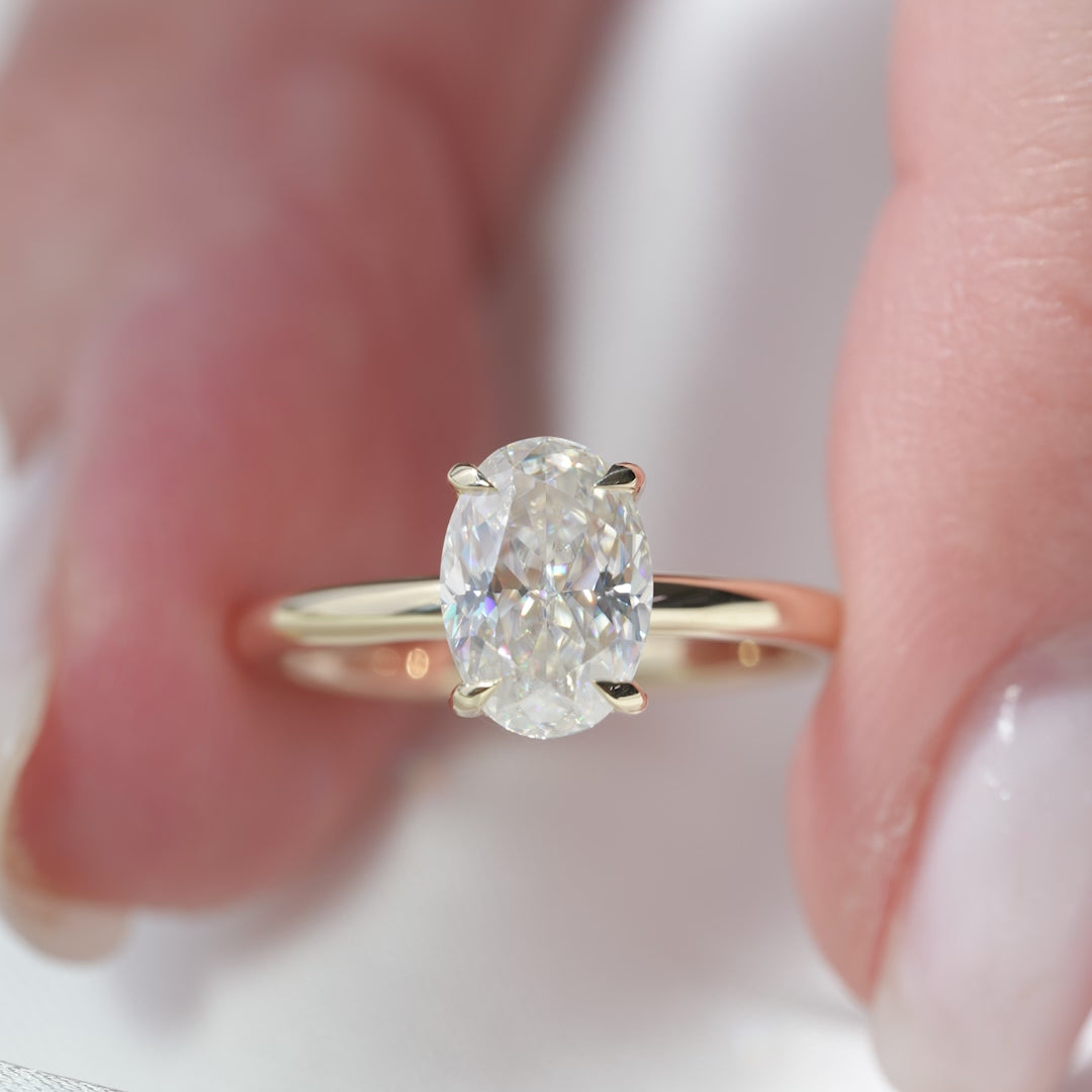 The Low Profile Kamellie Set With A 2 Carat Oval Lab Diamond