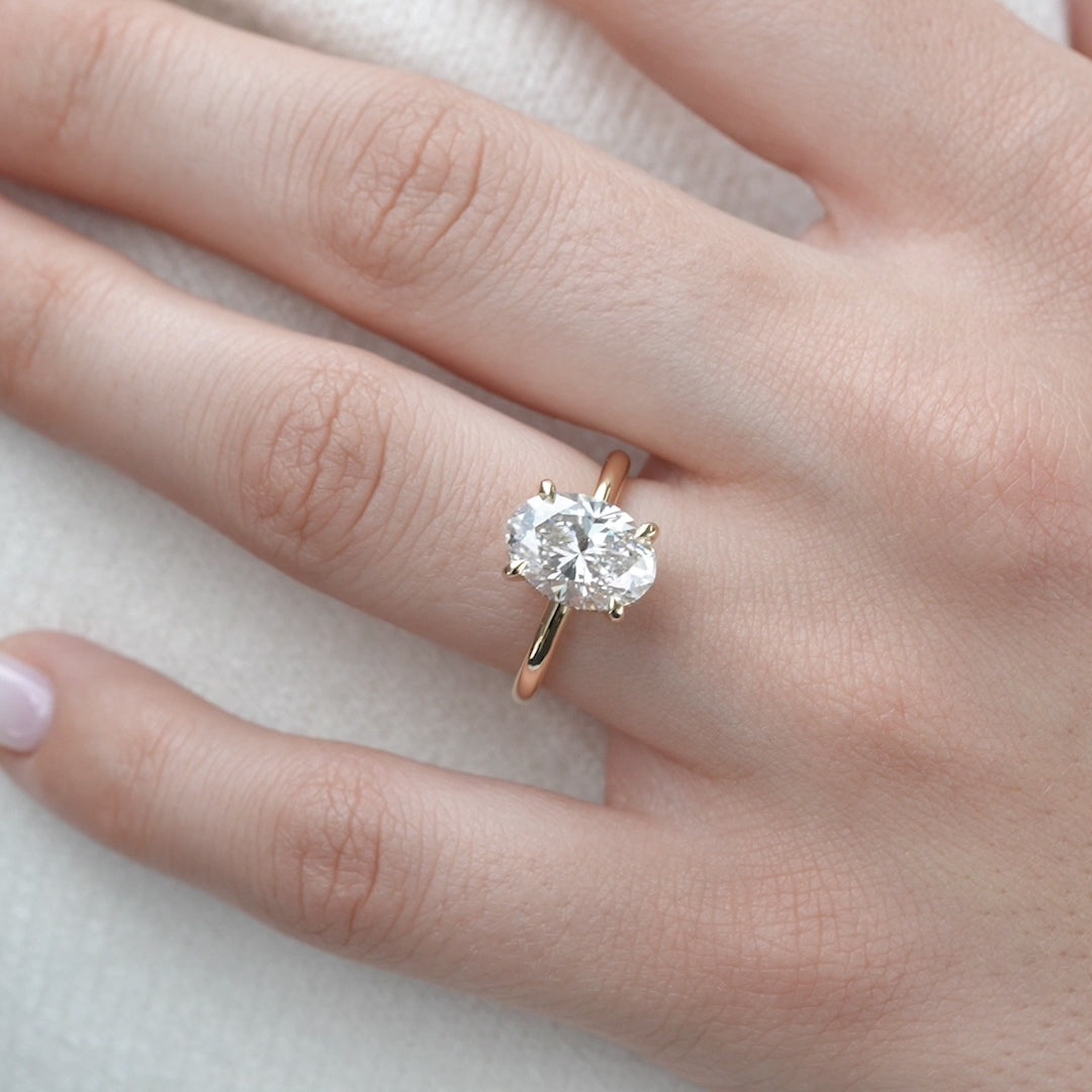 The Kamellie Set With A 2 Carat Oval Lab Diamond