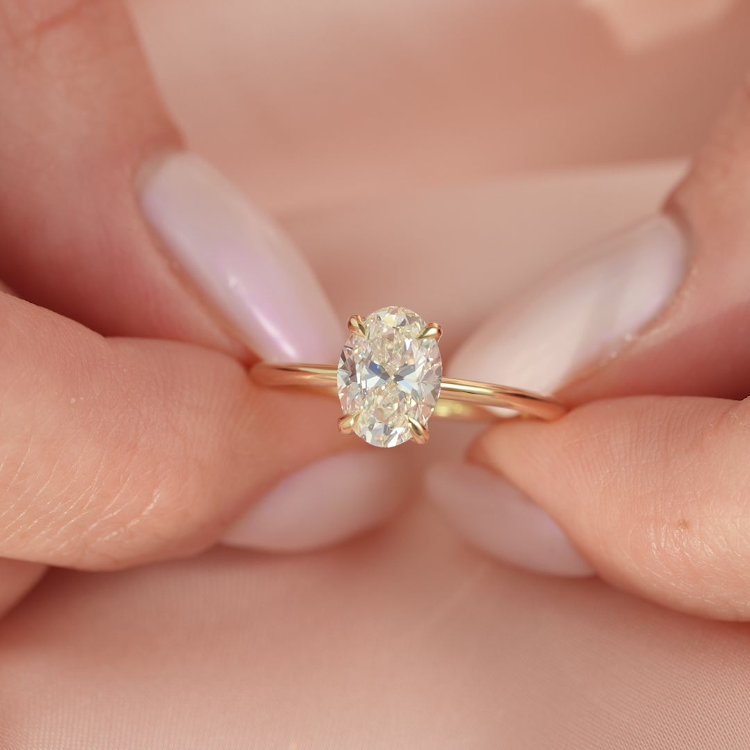 The Ashley Set With A 2 Carat Oval Lab Diamond