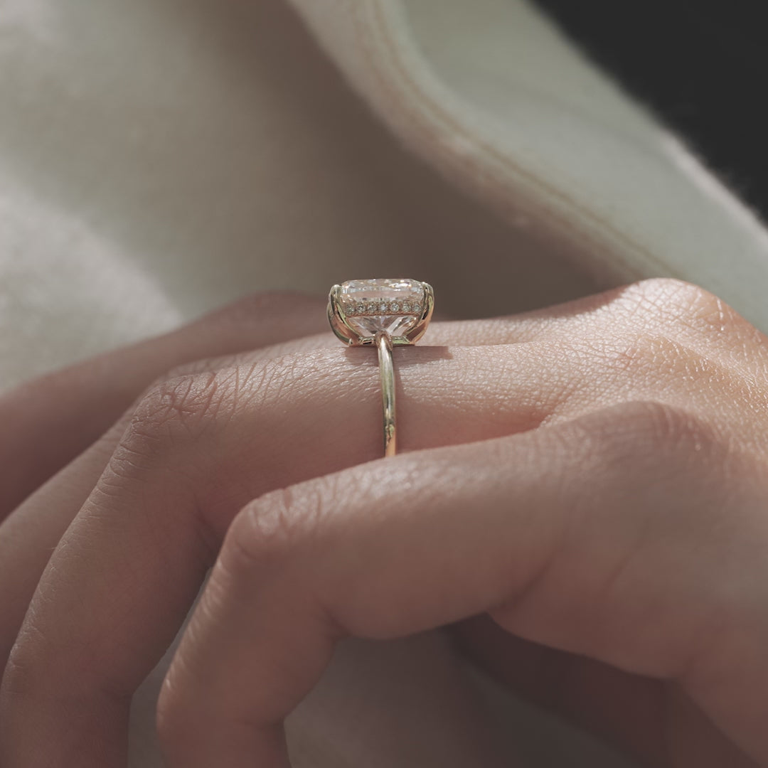 The Low Profile Kamellie Set With A 2 Carat Elongated Cushion Lab Diamond