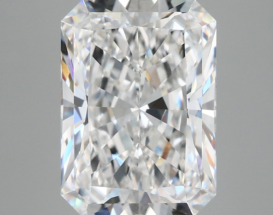 4.04 Carat Radiant Shaped, Very Good Cut, E Color, VVS2 Clarity, IGI Certified Lab Grown Diamond