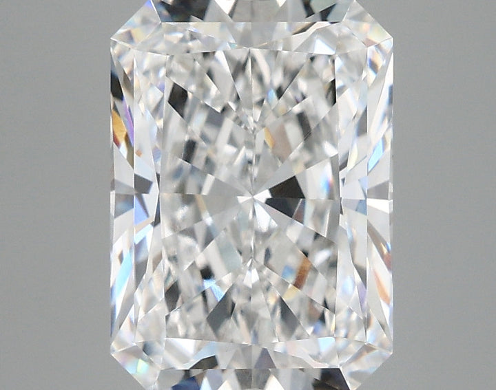 4.04 Carat Radiant Shaped, Very Good Cut, E Color, VVS2 Clarity, IGI Certified Lab Grown Diamond