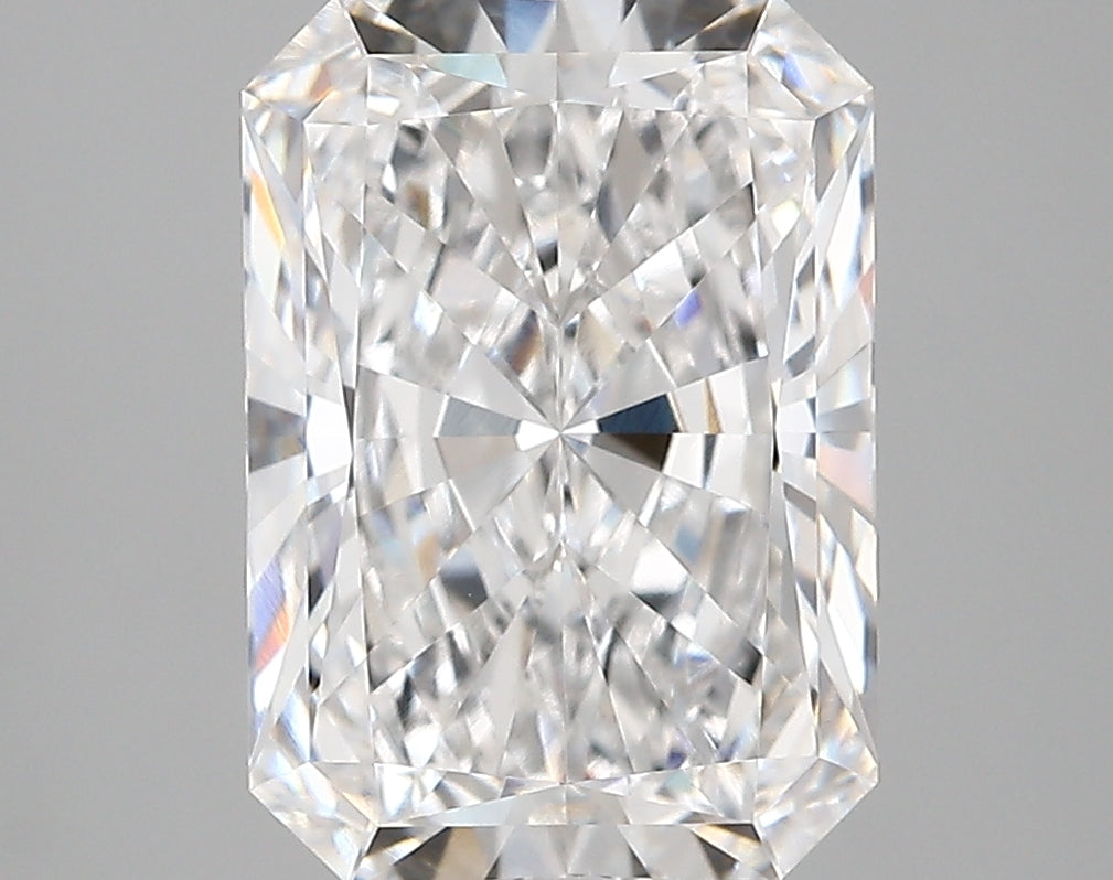4.31 Carat Radiant Shaped, Very Good Cut, E Color, VVS2 Clarity, IGI Certified Lab Grown Diamond